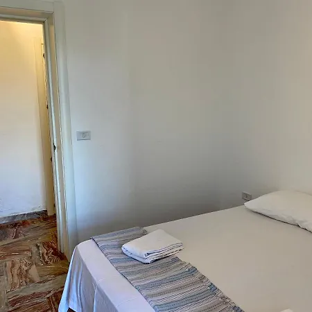 Ramona Apartment *